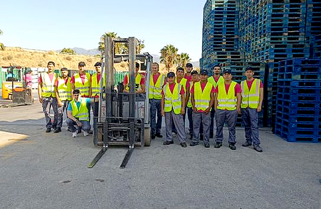 Veinte alumnos participan en el curso de manejo seguro de carretillas impartido por Coag Totana  